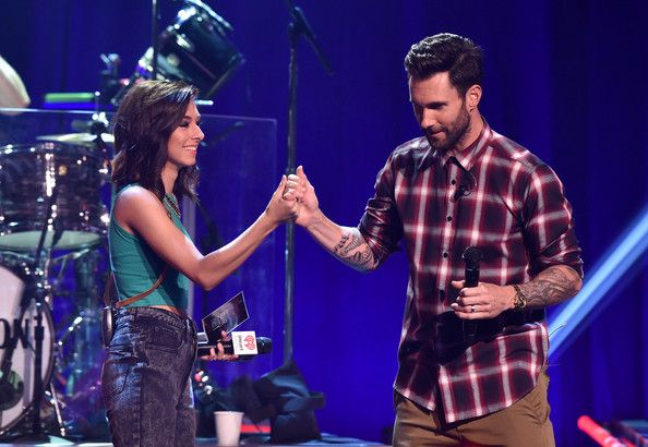 Adam Levine se ofrece a pagar funeral de su aprendiz en "The Voice" - adam-Christina