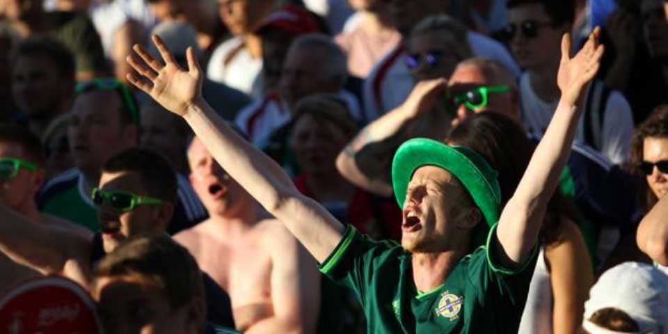 Muere aficionado norirlandés que asistió a la Euro