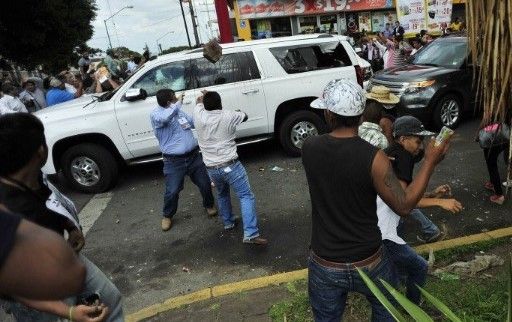 El gobierno federal debe intervenir en Veracruz contra Duarte: Yunes Linares - agresion-Yunes-Anaya-Xalapa-Xeu3