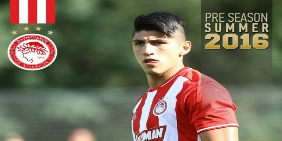 Alan Pulido anota doblete en partido amistoso del Olympiacos
