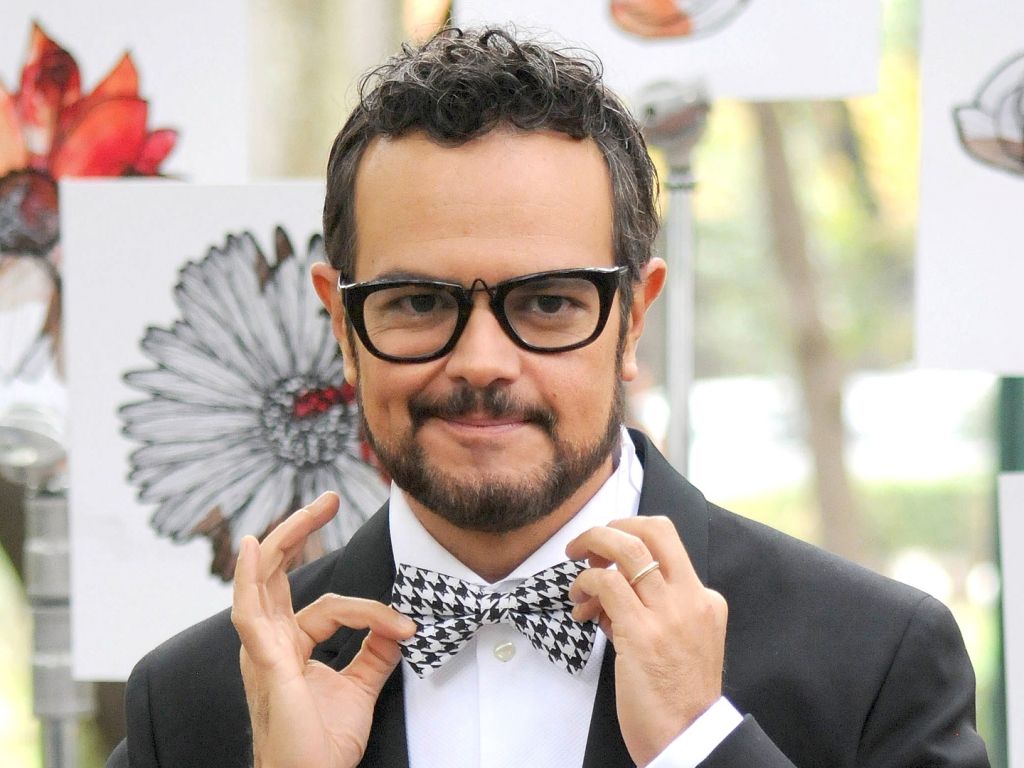 Aleks Syntek reprograma concierto