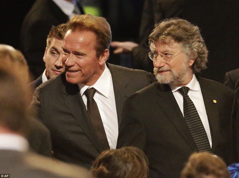 Cientos despiden a Ali en las calles de Louisville - ali-Schwarzenegger