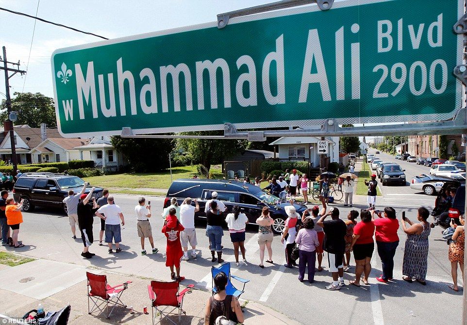 Cientos despiden a Ali en las calles de Louisville - ali-blvd