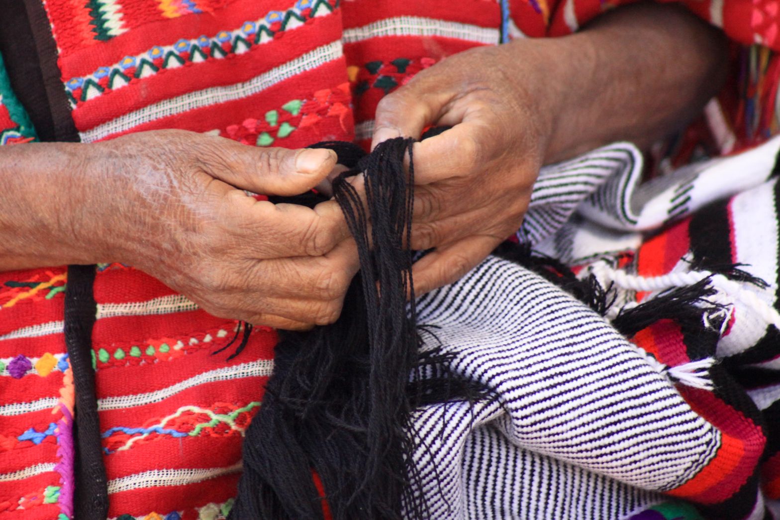 Artesanos pierden 4 mdp por bloqueos carreteros en Oaxaca