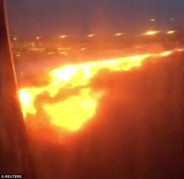 Vuelo de Singapore Airlines se incendia tras aterrizaje de emergencia - avion-fuego