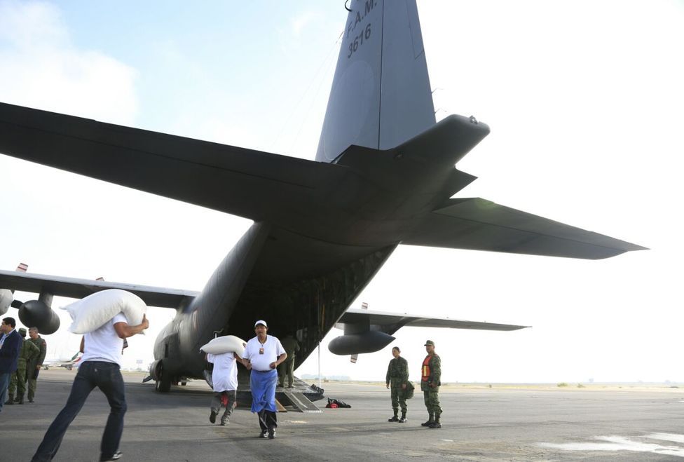 SEDESOL abastecerá a Oaxaca vía aérea - avion-oaxaca-5