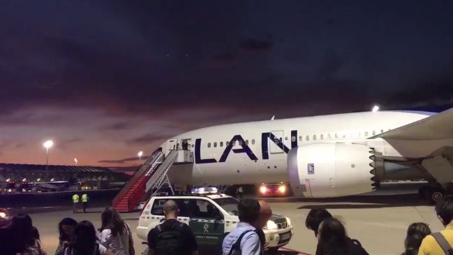 Aterriza de emergencia avión de LATAM