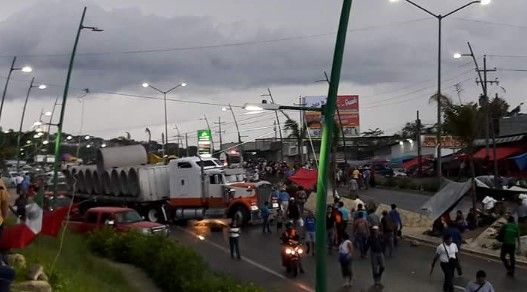 Transporte local y pipas podrán circular en Chiapas: CNTE - bloqueo-CNTE-Chiapas-Trotamundo_R
