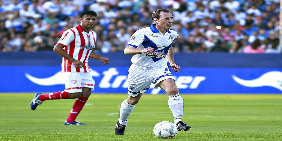 Emilio Butragueño recibe homenaje en estadio que llevará su nombre