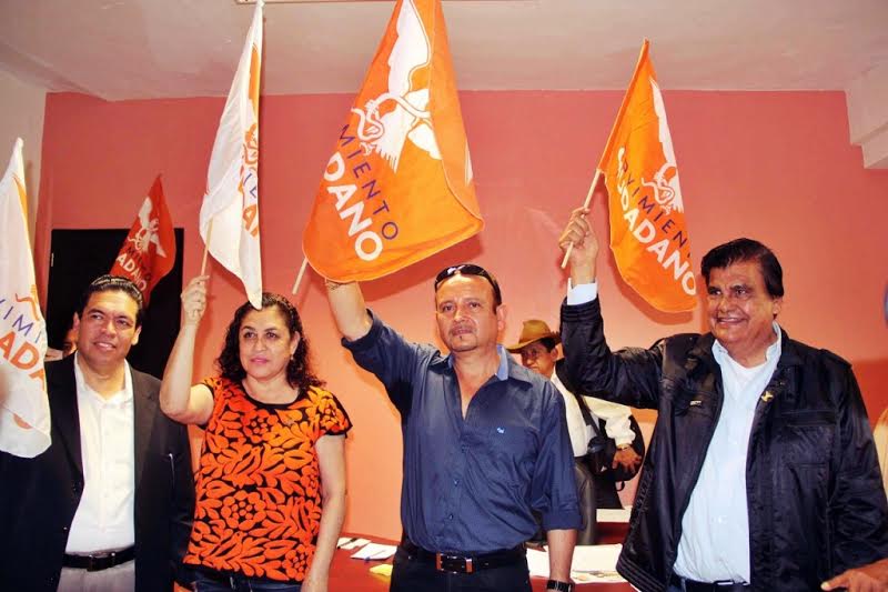 Balean camioneta de candidato a alcalde en Oaxaca - camioneta-alcalde-MC2