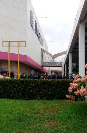 CNTE bloquea plazas comerciales en Tuxtla Gutiérrez - chiapas-centros-comerciales-Tuxtla-ipineda1989b