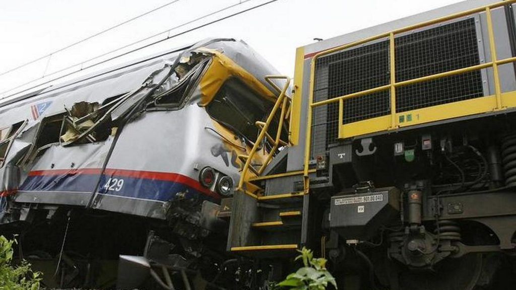 Choque de trenes en Bélgica deja tres muertos y nueve heridos - choque-trenes-belgica-2-1024x576
