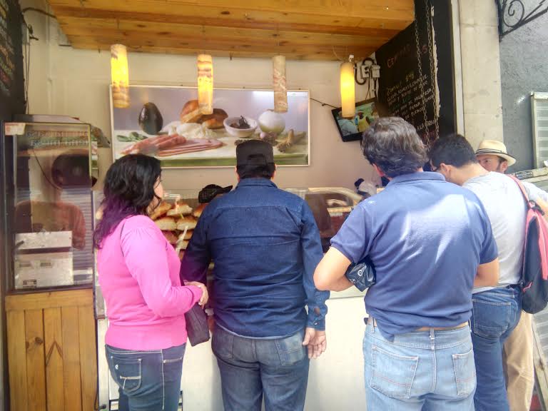 Video: tres lugares para comer bien y barato en el centro de la Ciudad de México