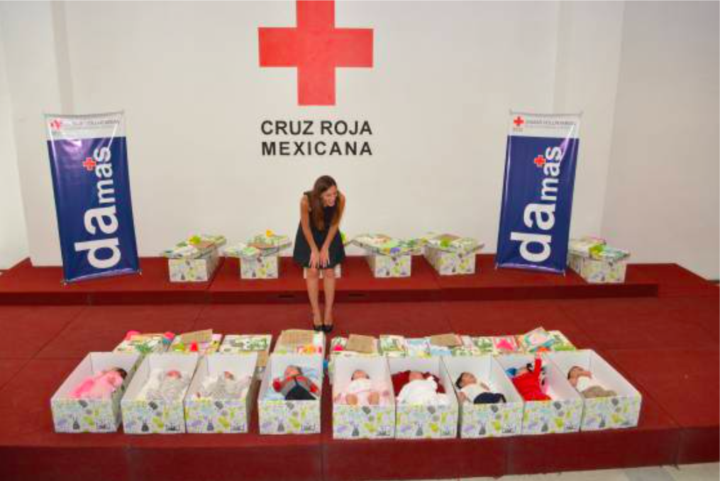 Gobierno entrega cunas de cartón