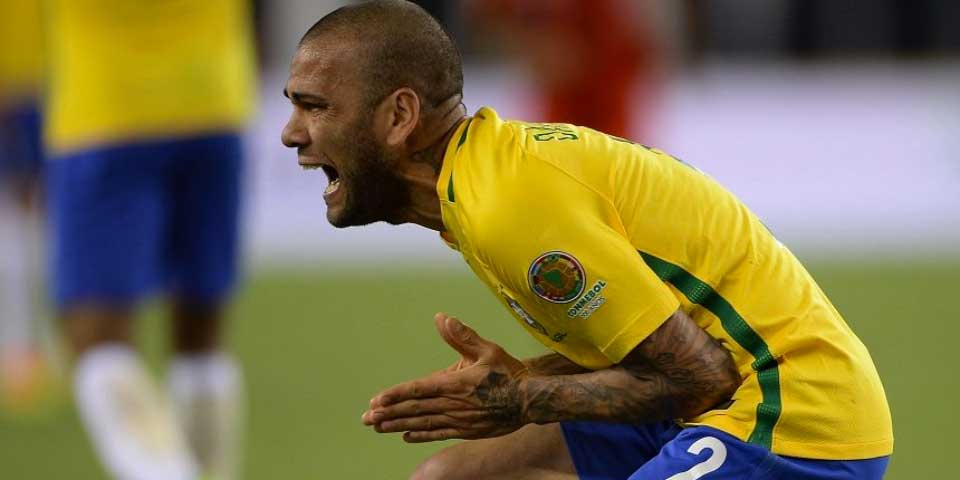 Perú elimina a Brasil con polémico gol