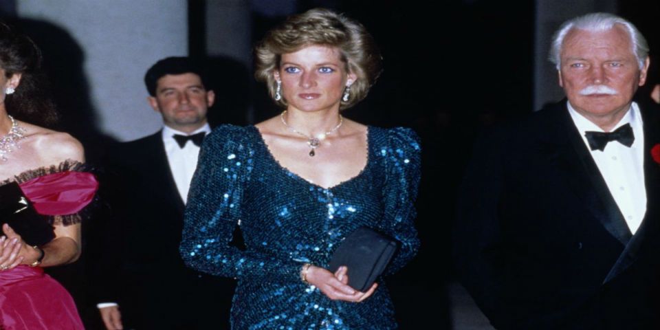 Subastan vestido de la princesa Diana en 2.5 millones de pesos