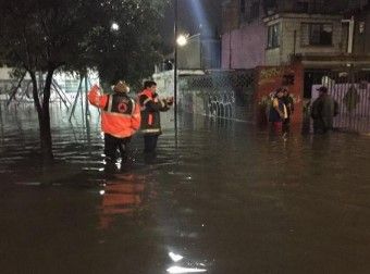 Lluvias provocaron inundaciones en Iztapalapa - encharcamientos-iztapalapa-ForoTV2