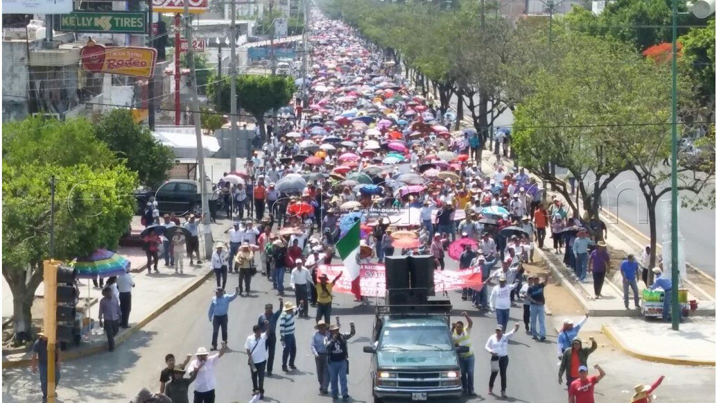 CNTE multa a padres de familia por no apoyar las marchas y bloqueos