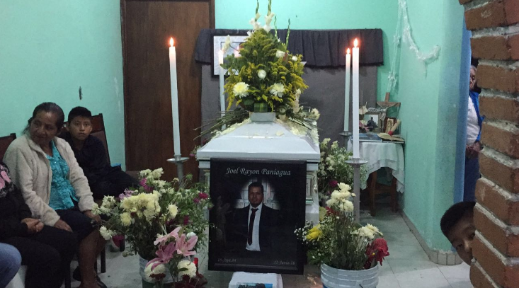 Restos de mexicano muerto en Orlando llegan a Veracruz - funeral