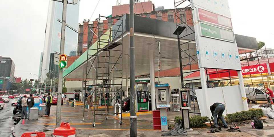 Esta semana arrancan gasolineras con marca propia