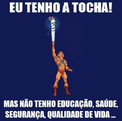 Video: detienen a hombre que intentó apagar la antorcha olímpica - he-man