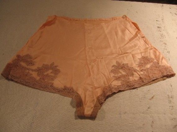 Subastarán prendas de Adolf Hitler - hitler-