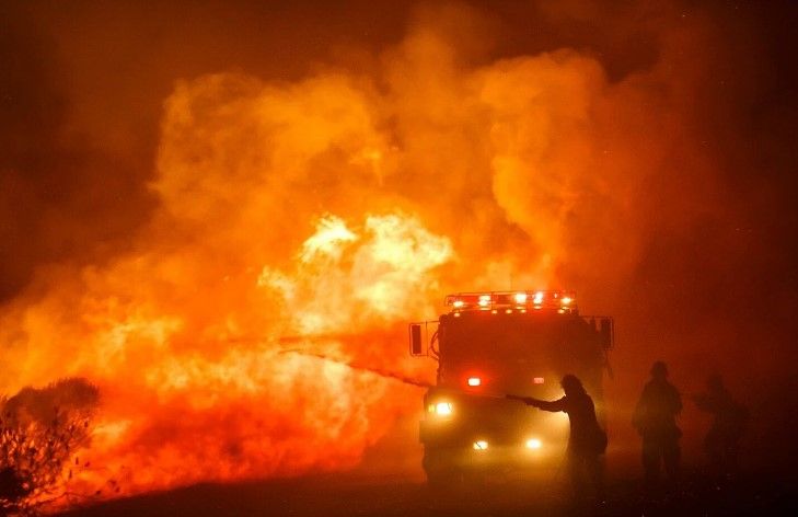 Incendio se sale de control en California - incendio-Los-Angeles-LA-Times