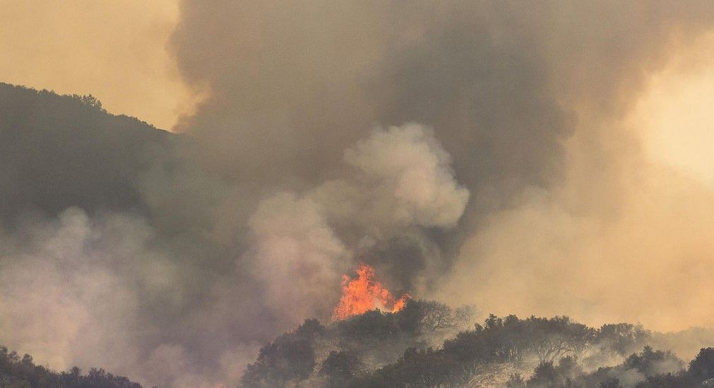 Incendio se sale de control en California - incendio-Los-Angeles-LA-Times2