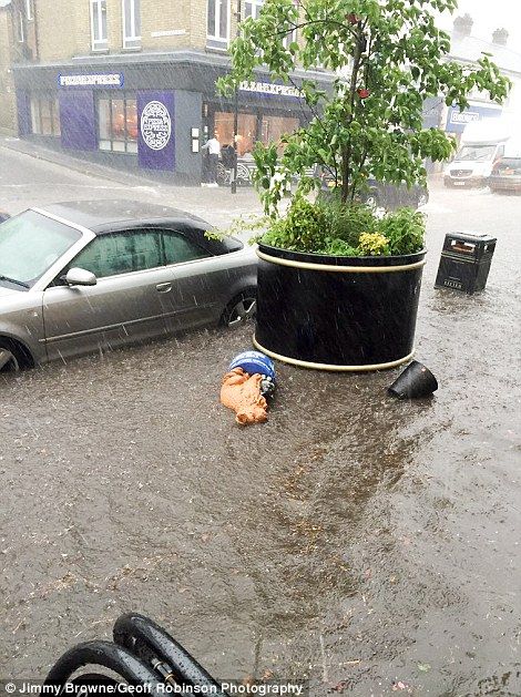 Tormentas provocan inundaciones e incendios en Reino Unido - inundaciones-reino-unido-9