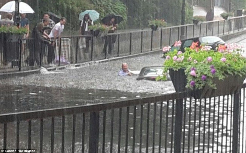 Tormentas provocan inundaciones e incendios en Reino Unido - inundaciones-reino-unido