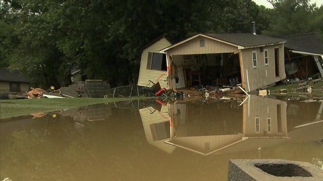 Suman 23 muertos por inundaciones en West Virginia - inundaciones-west-virginia-4