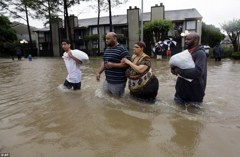 Suman 23 muertos por inundaciones en West Virginia - inundaciones-west-virginia-8