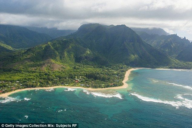 Muro de Zuckerberg bloquea vista del mar a un pueblo en Hawaii - isla-kuai