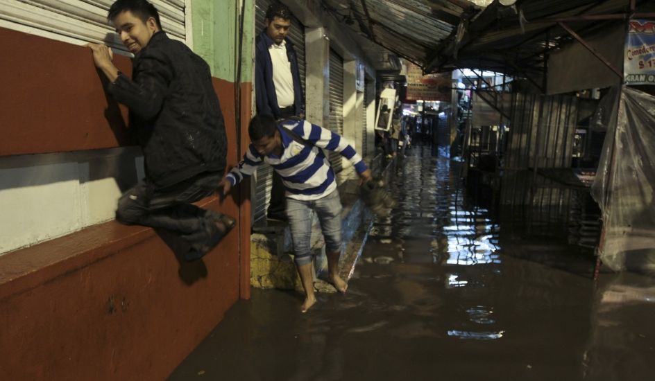 Más de cinco mil afectados por lluvias en Iztapalapa