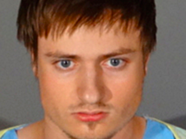 Presentan cargos contra hombre detenido en desfile gay de California - james