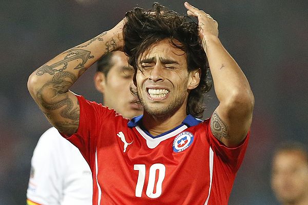 Diez estrellas que se perderán la Copa América Centenario - jorge-valdivia