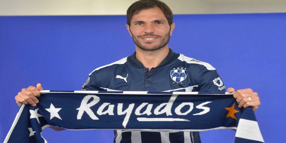 Rayados compran a Basanta