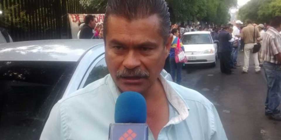 Detienen a exlíder de la CNTE en Michoacán