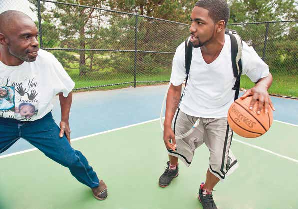 Video: Stan Larkin vivió 555 días con un corazón artificial dentro de una mochila - larkin2