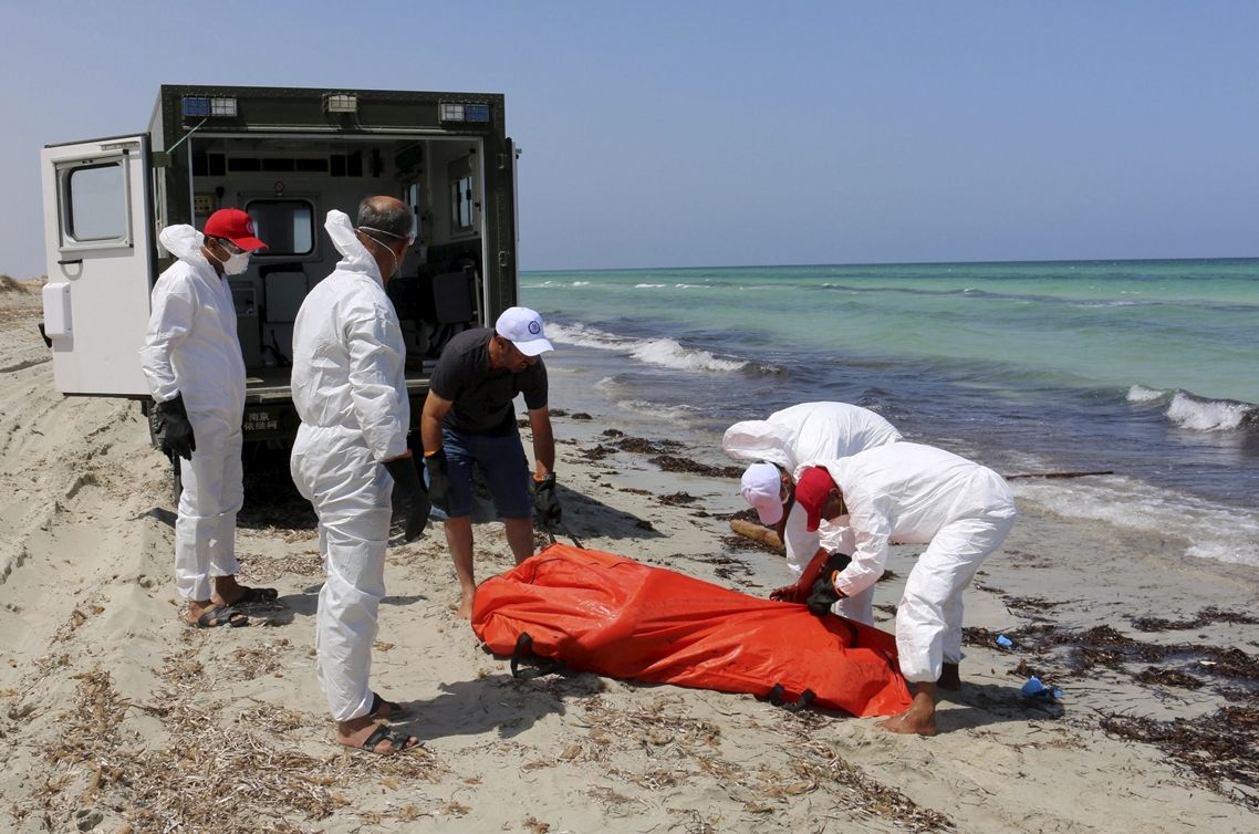 Recuperan más de 100 cuerpos tras naufragio en costa de Libia - libia2