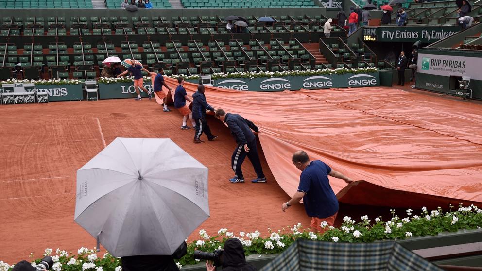 David Ferrer se queja por ausencia de canchas techadas en Roland Garros - lluvia-roland-garros