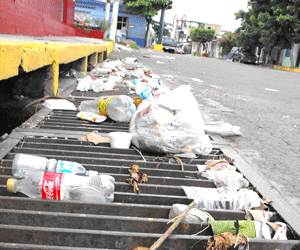 Acumulación de basura causa 50 por ciento de inundaciones en la Ciudad de México - lluvias-df2