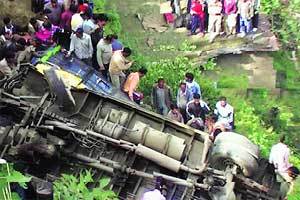 Al menos 30 muertos en accidente de autobús en India