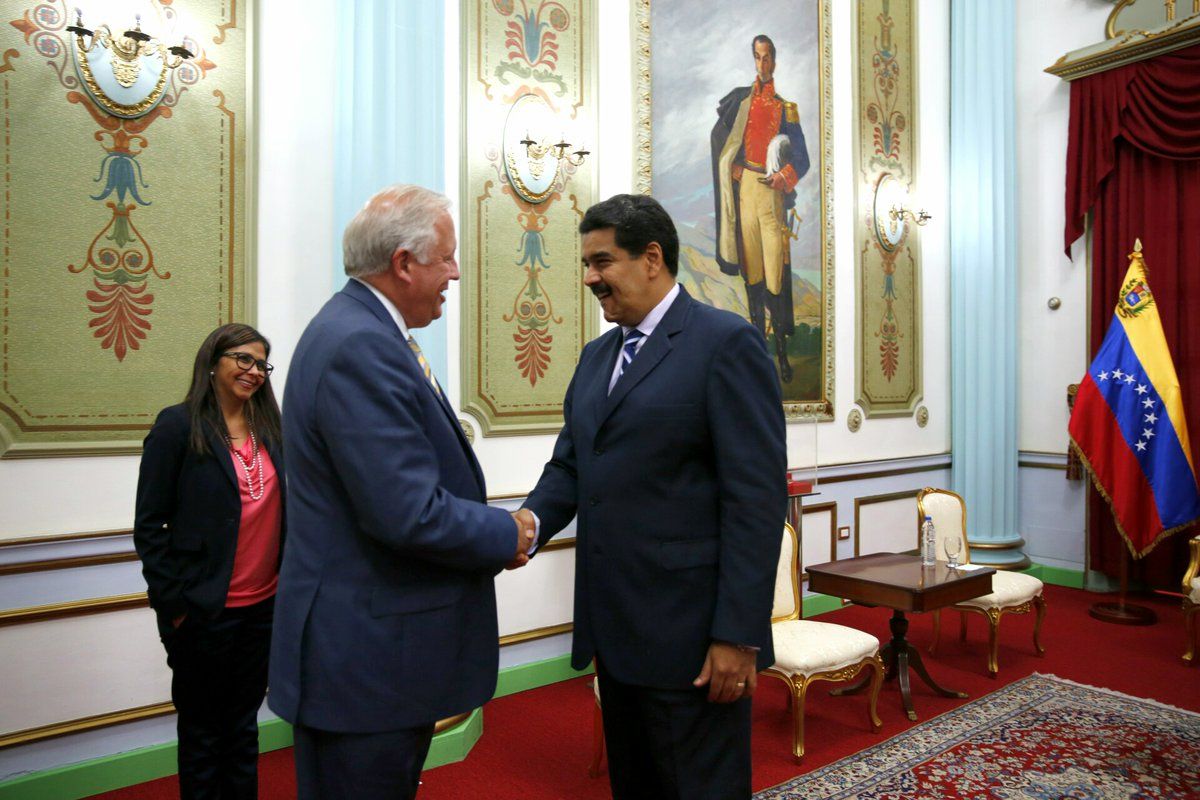 Maduro se reúne con embajador de Estados Unidos