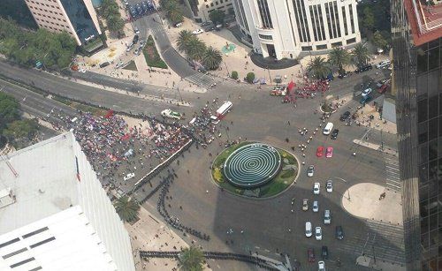 CNTE marcha hacia la Secretaría de Gobernación - maestros-encapsulados