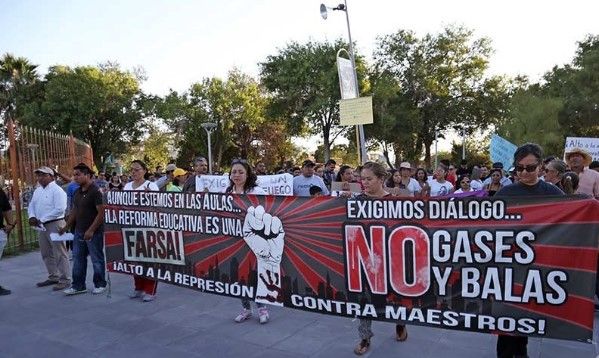 Encapuchados vandalizan Palacio de Gobierno en Chihuahua - maestros-juarez-diario-de-juarez