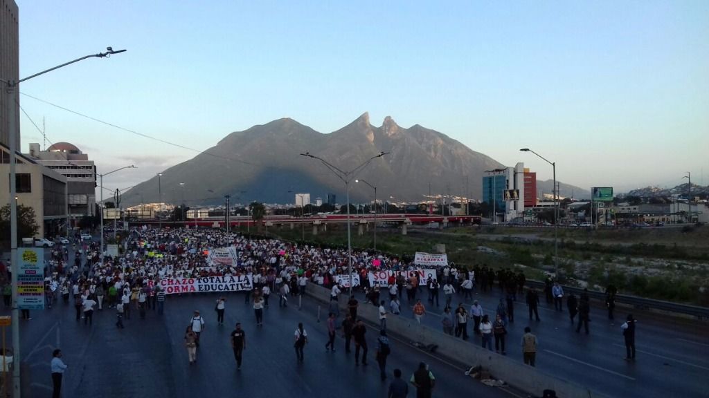 Maestros podrían ir a paro en Monterrey