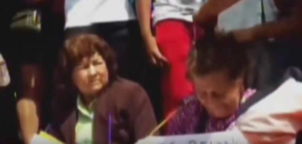 Detienen al hombre que rapó a maestros en Chiapas