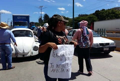 CETEG retiene camiones transportistas de alimentos en Chilpancingo - maestros-siguen-mismas-peticiones_MILIMA20160629_0205_11