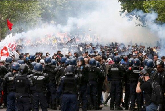 Manifestación de París concluye con 58 detenidos y 40 heridos - manifestacion-Paris-14jun-Reuters